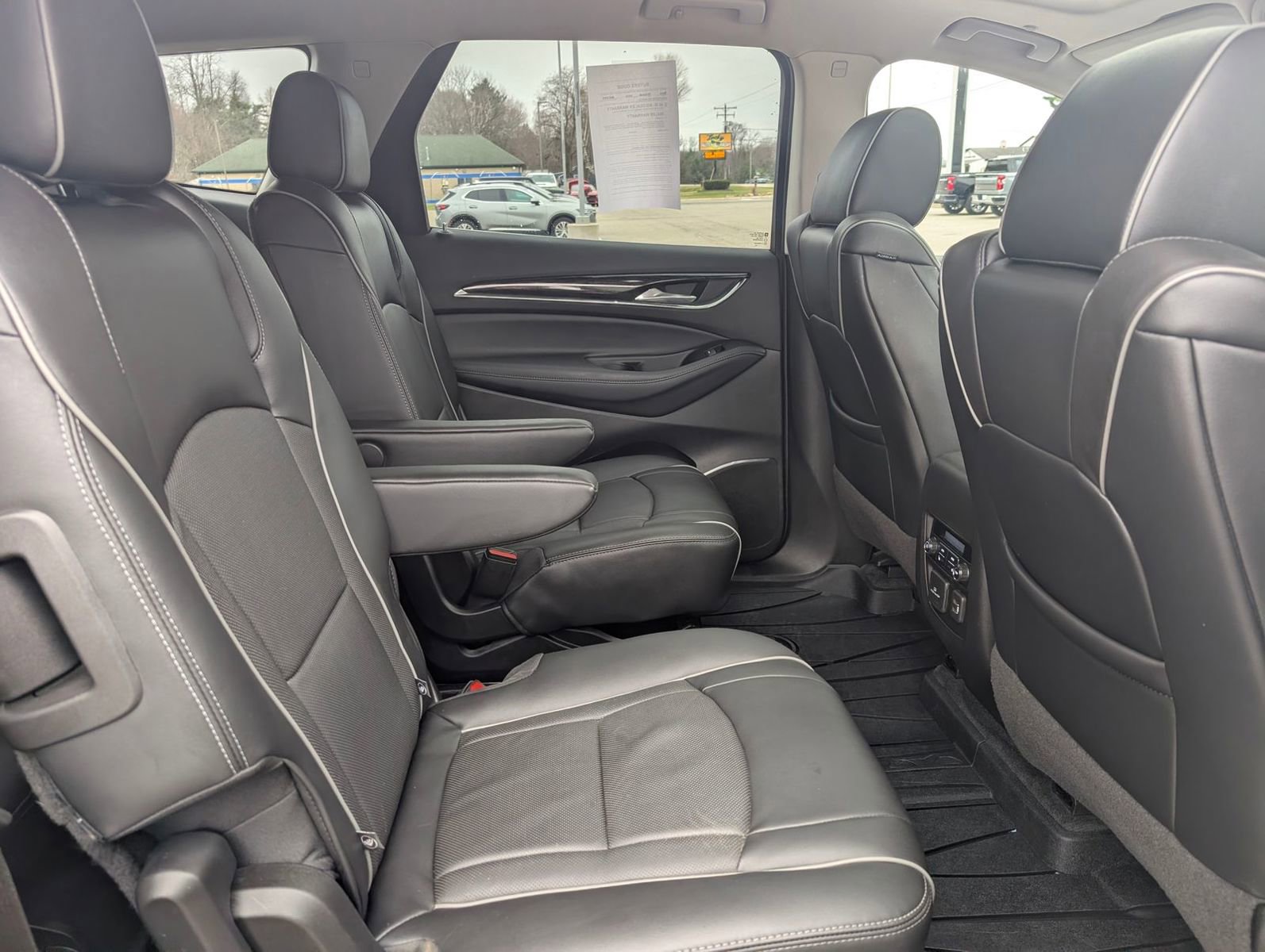 Used 2020 Buick Enclave Avenir w/ Avenir Technology Package AWD/4WD image 37