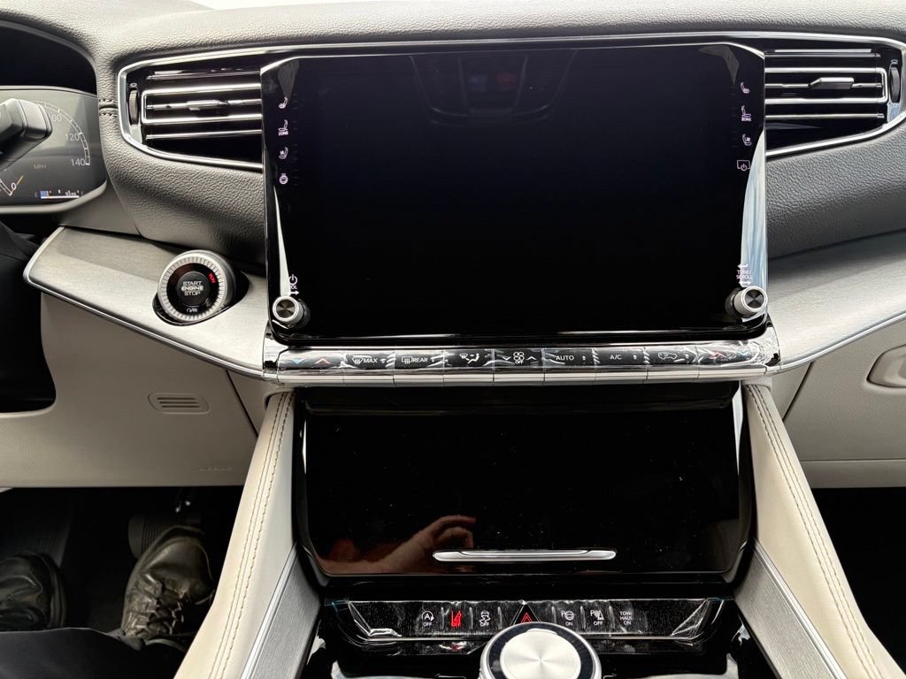 New 2026 Jeep Grand Wagoneer 2WD w/ Premium Group I image 17