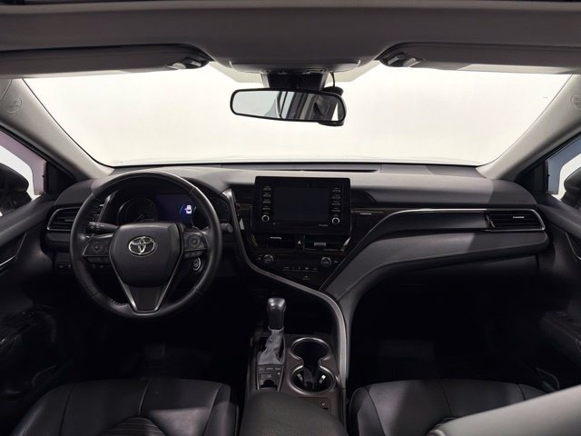 Used 2022 Toyota Camry SE w/ Cold Weather Package AWD/4WD image 29