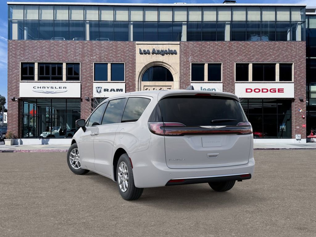 New 2026 Chrysler Pacifica Select FWD image 3
