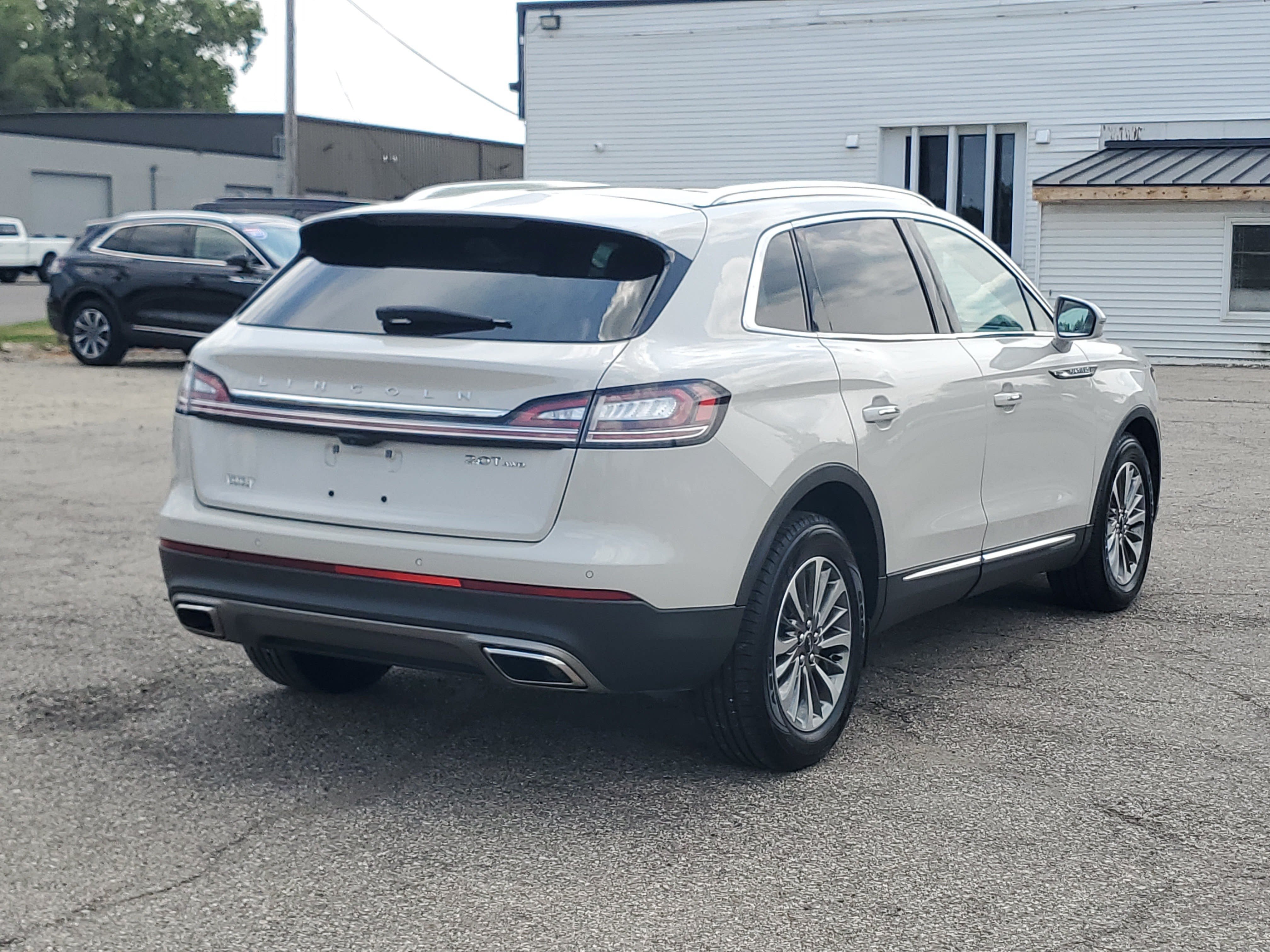 Certified 2020 Lincoln Nautilus Reserve AWD/4WD image 6