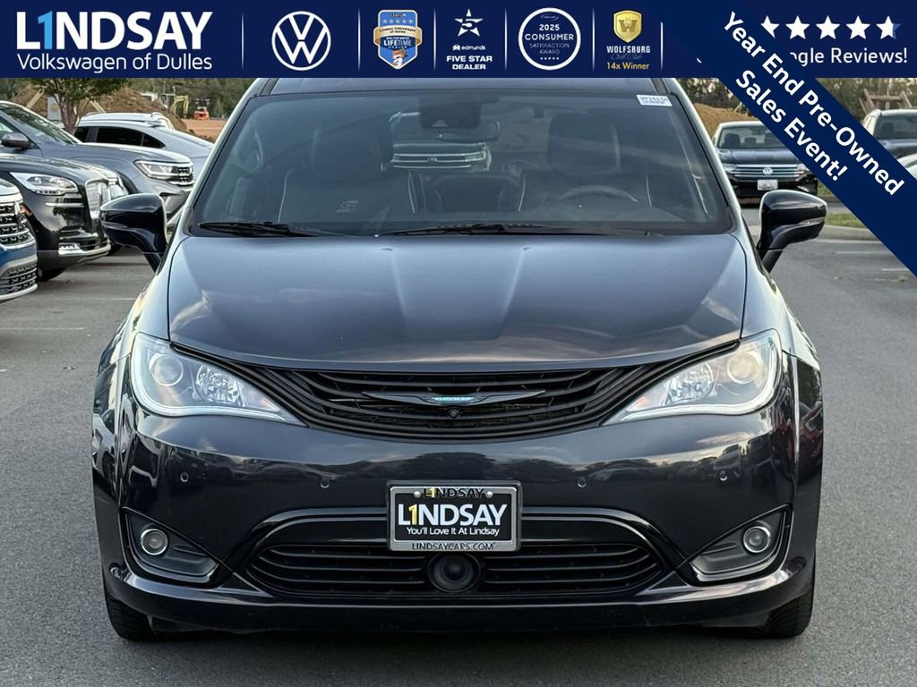 Used 2019 Chrysler Pacifica Limited w/ Advanced Safetytec Group image 3