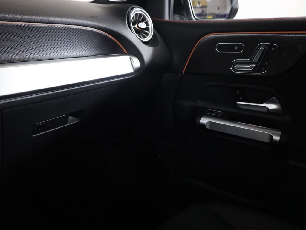 Certified 2025 Mercedes-Benz GLB 35 AMG 4MATIC image 28