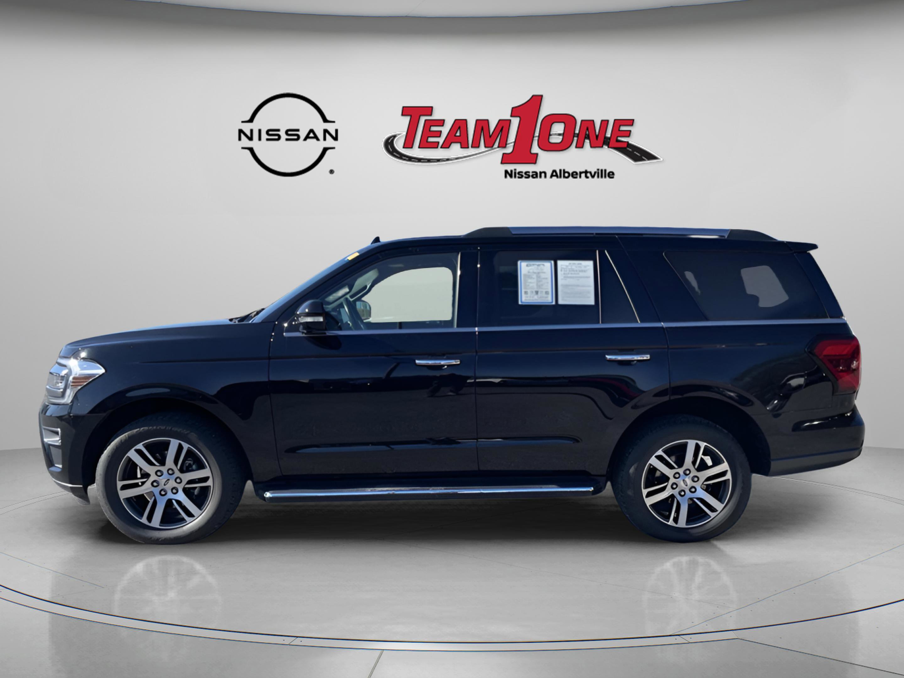 Used 2023 Ford Expedition Limited image 4