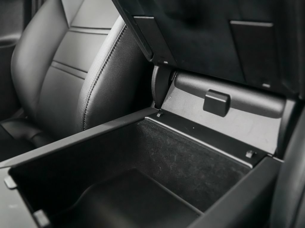 Certified 2024 Porsche Cayenne AWD/4WD image 32