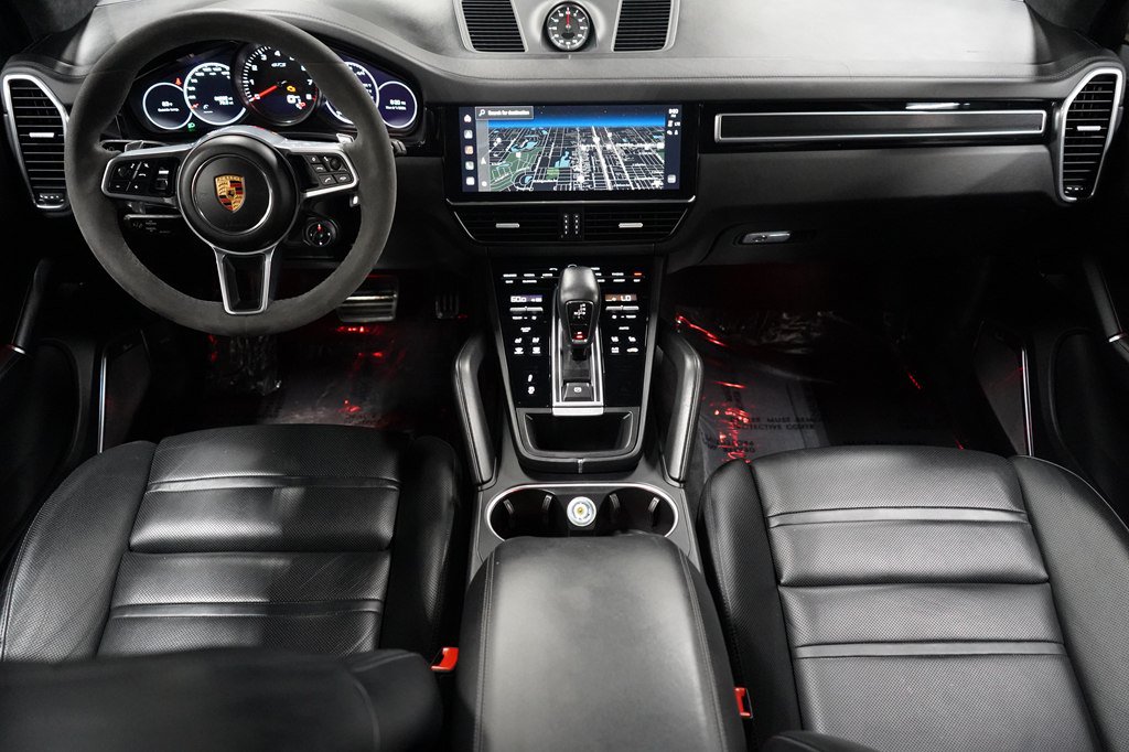 Used 2023 Porsche Cayenne GTS w/ Premium Package Plus AWD/4WD image 20