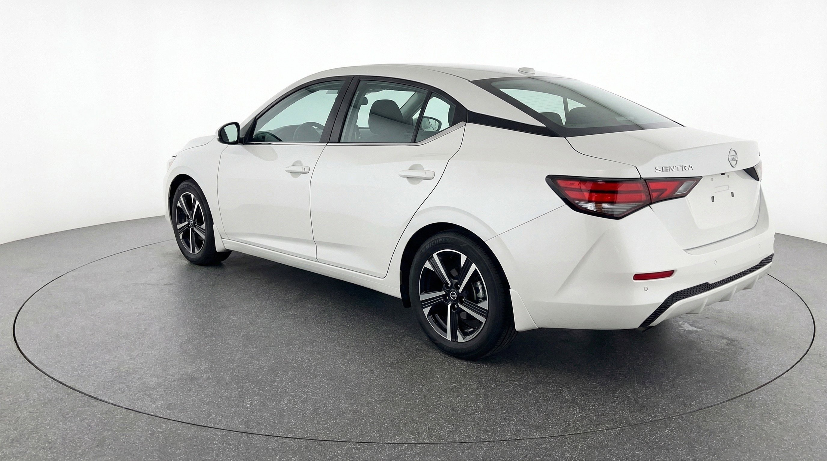 Used 2025 Nissan Sentra SV image 6