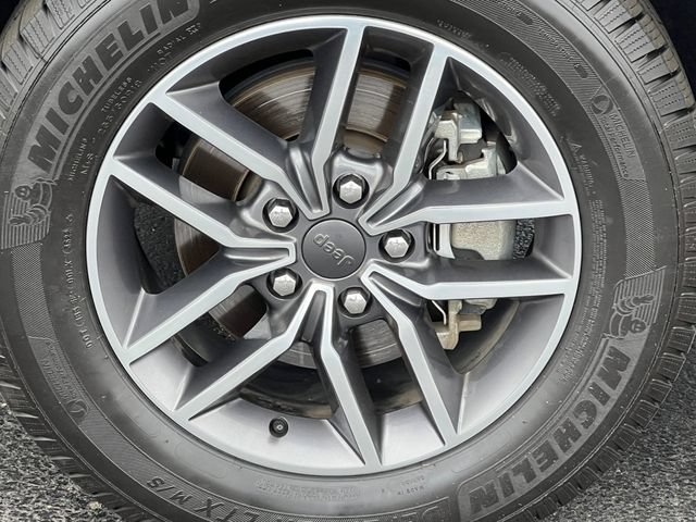 Used 2020 Jeep Grand Cherokee Limited AWD/4WD image 7