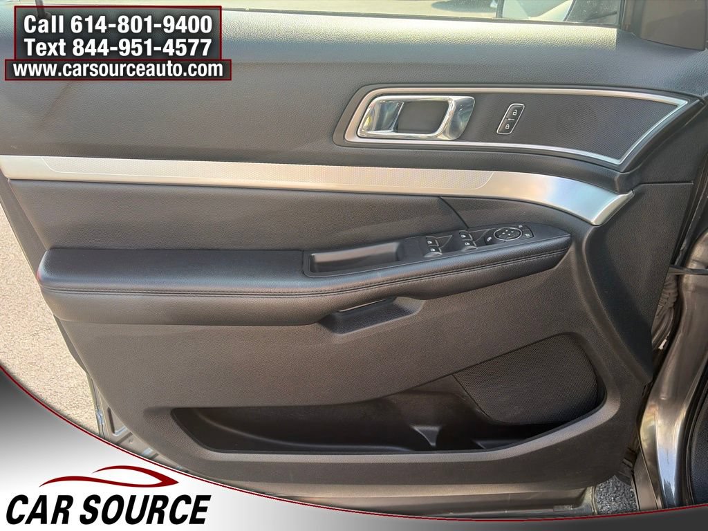 Used 2016 Ford Explorer XLT w/ Equipment Group 201A FWD image 17