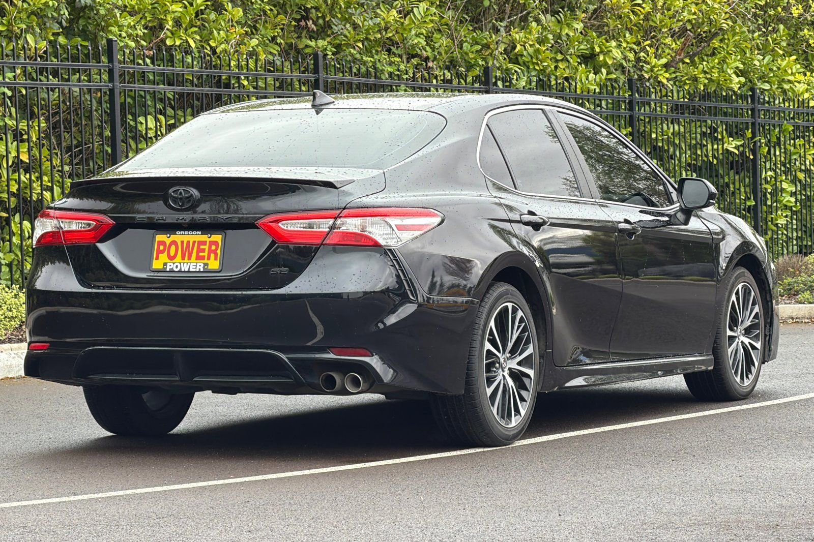 Used 2020 Toyota Camry SE FWD image 4