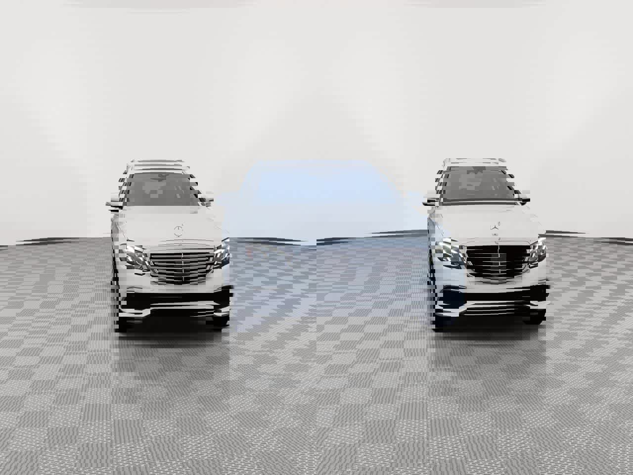 Used 2017 Mercedes-Benz E 400 4MATIC Wagon image 3