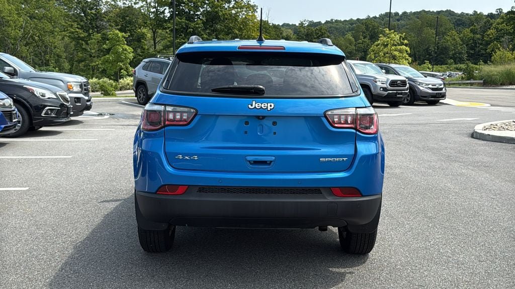 Used 2017 Jeep Compass Sport w/ Cold Weather Group AWD/4WD image 5