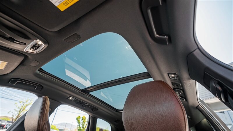 Used 2021 Volvo XC60 T5 Momentum AWD/4WD image 14