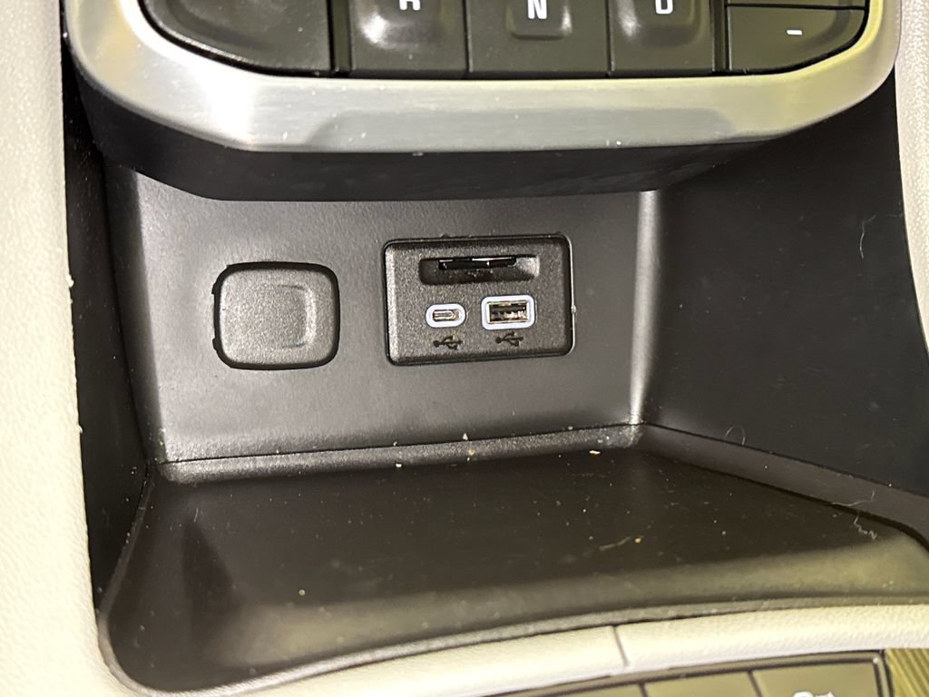 Used 2021 GMC Acadia SLT w/ Premium Package FWD image 29