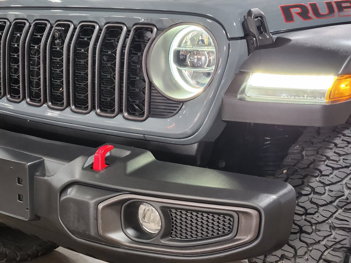 Used 2024 Jeep Wrangler Unlimited Rubicon w/ Technology Group AWD/4WD image 14