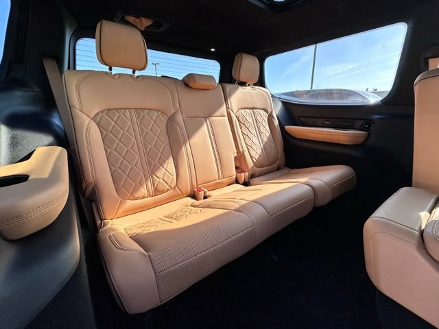 Used 2024 Jeep Grand Wagoneer Series III AWD/4WD image 35
