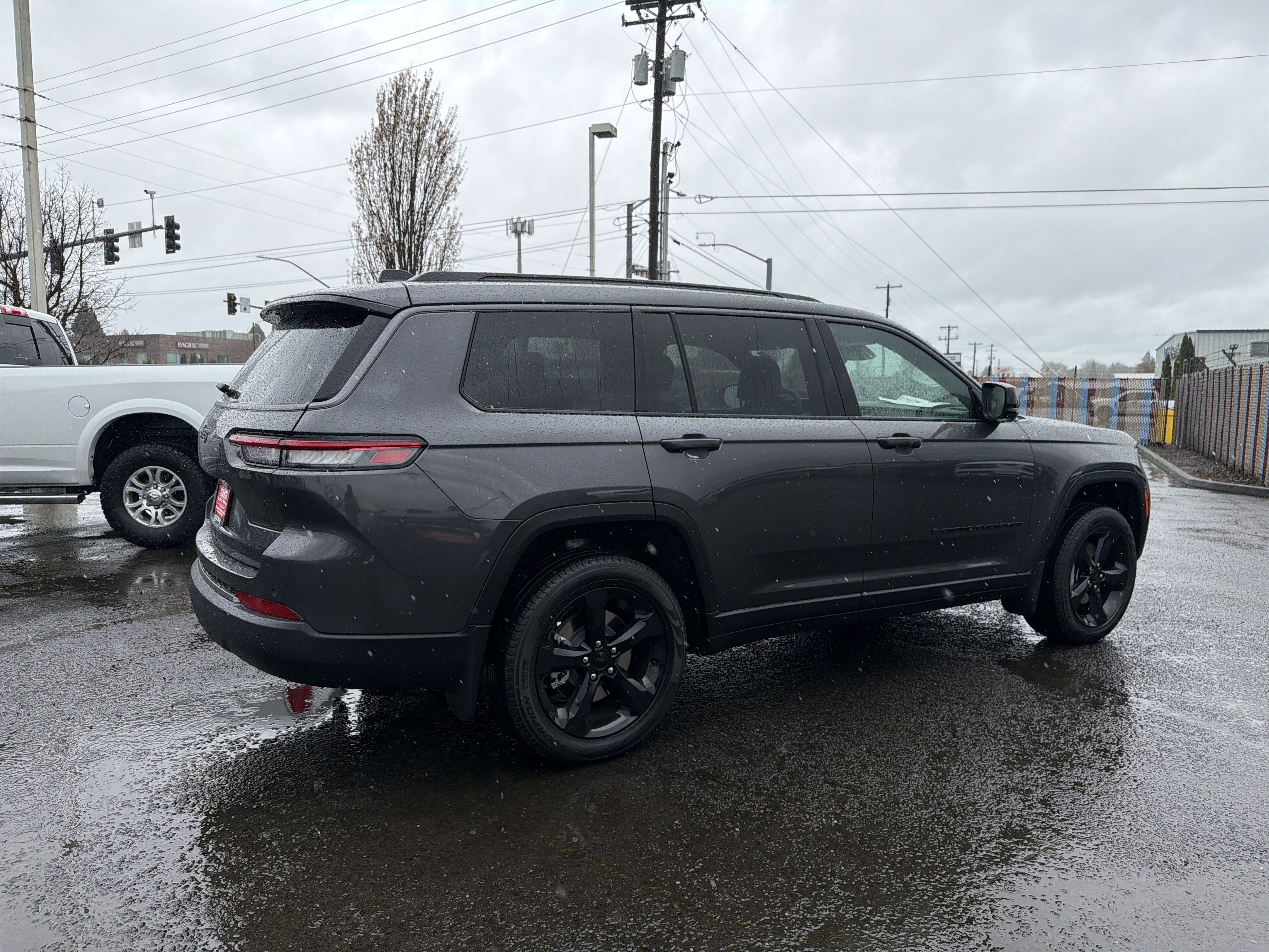 New 2026 Jeep Grand Cherokee L Limited w/ Limited Altitude Package AWD/4WD image 6