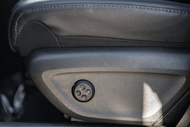 Used 2025 Mercedes-Benz GLE 350 4MATIC image 36