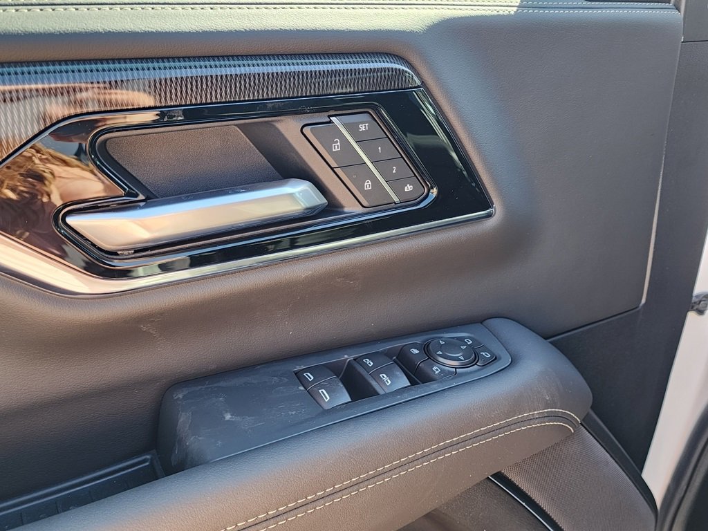 New 2026 GMC Yukon Elevation image 13