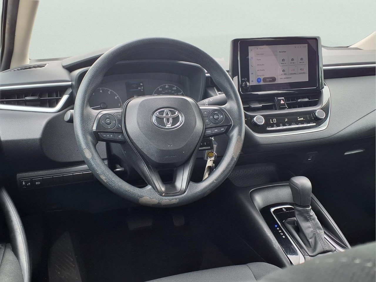 Used 2024 Toyota Corolla LE FWD image 11