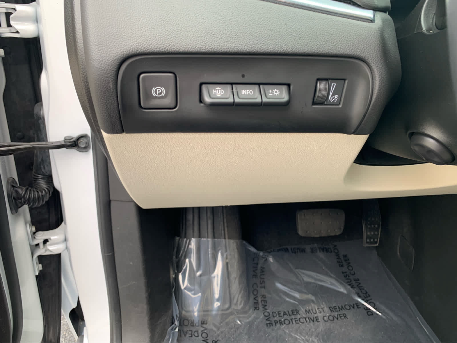 Used 2024 Buick Enclave Avenir w/ Avenir Technology Package FWD image 15