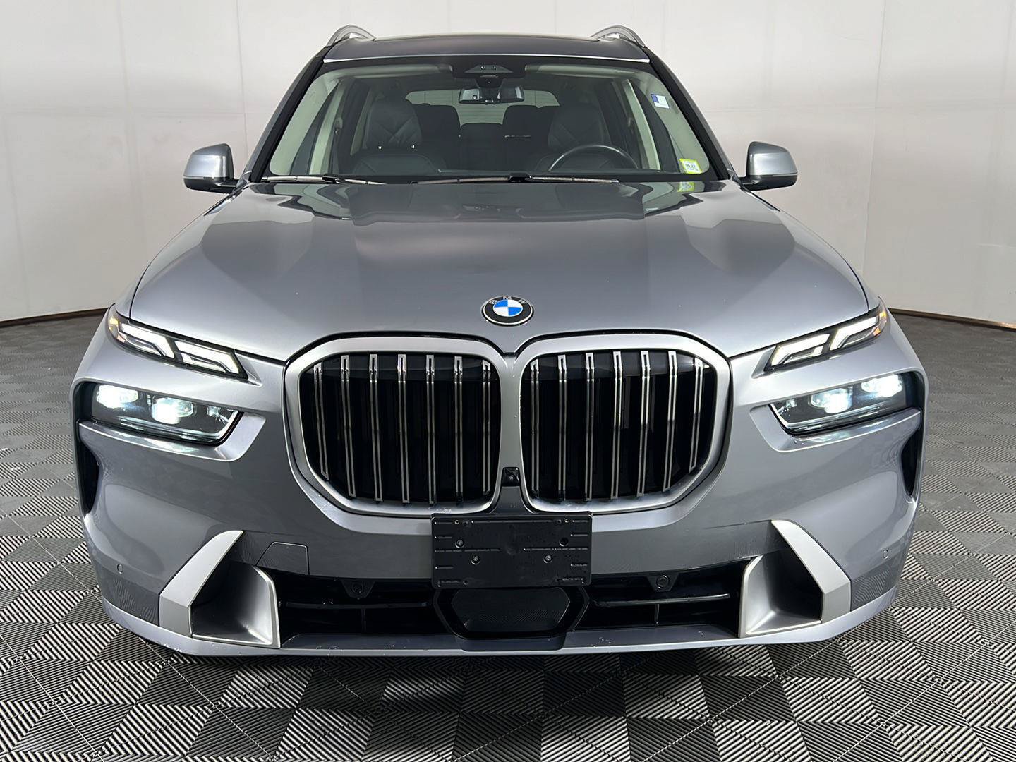 Used 2024 BMW X7 xDrive40i w/ Premium Package AWD/4WD image 25