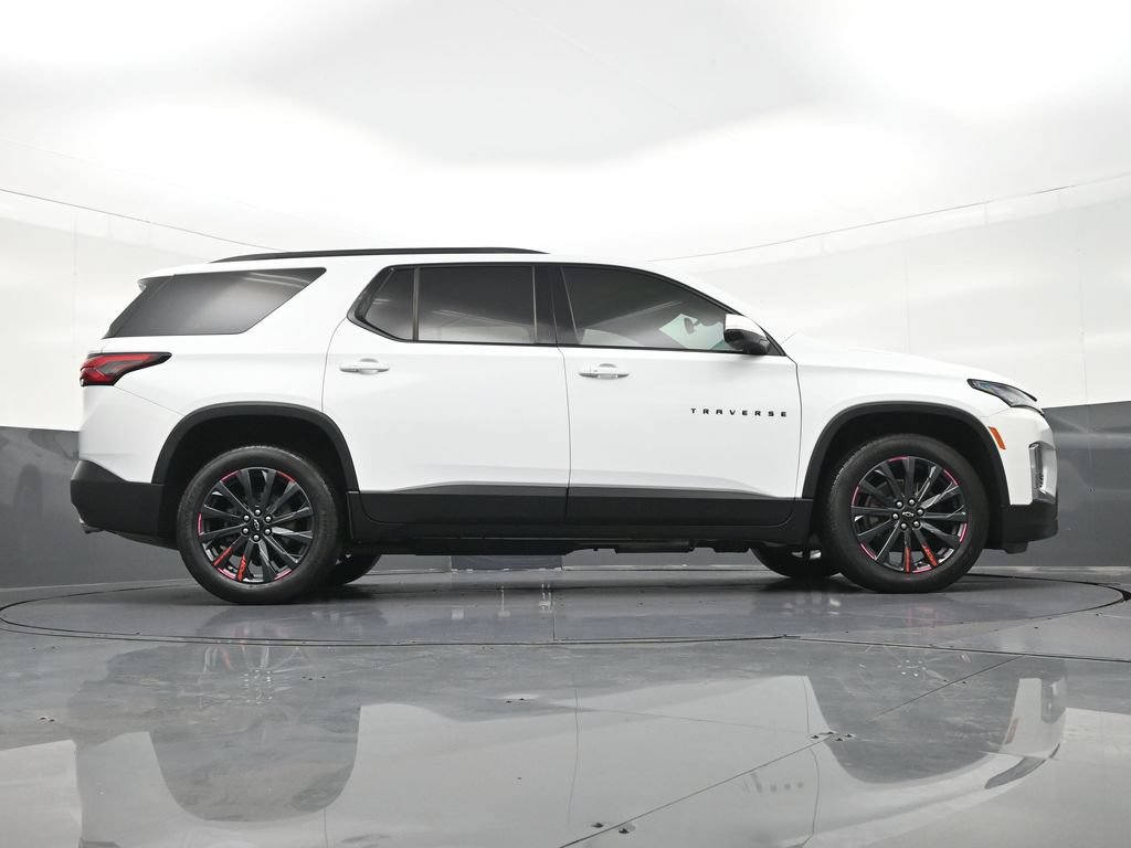 Used 2024 Chevrolet Traverse RS FWD image 33