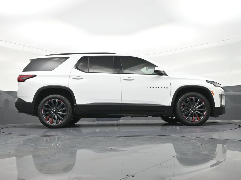 Used 2024 Chevrolet Traverse RS FWD image 33