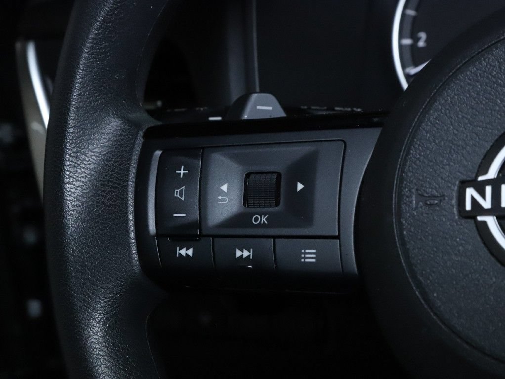 Used 2023 Nissan Rogue SV AWD/4WD image 22