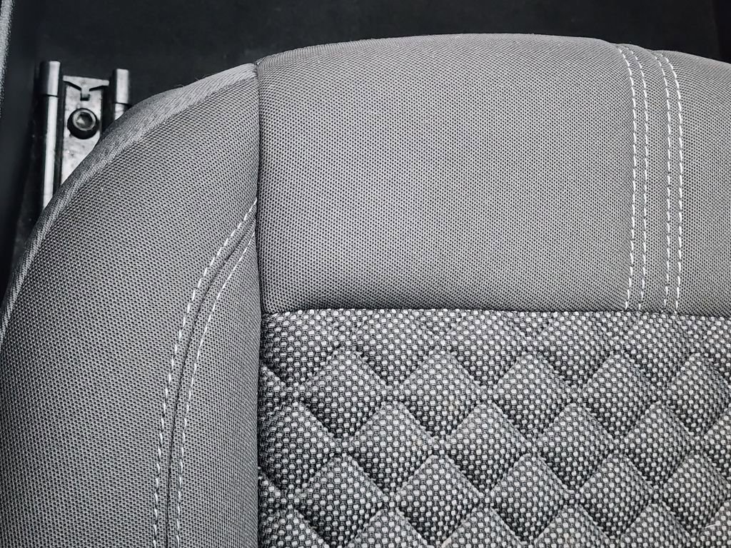 Used 2019 Chevrolet Blazer LT image 33