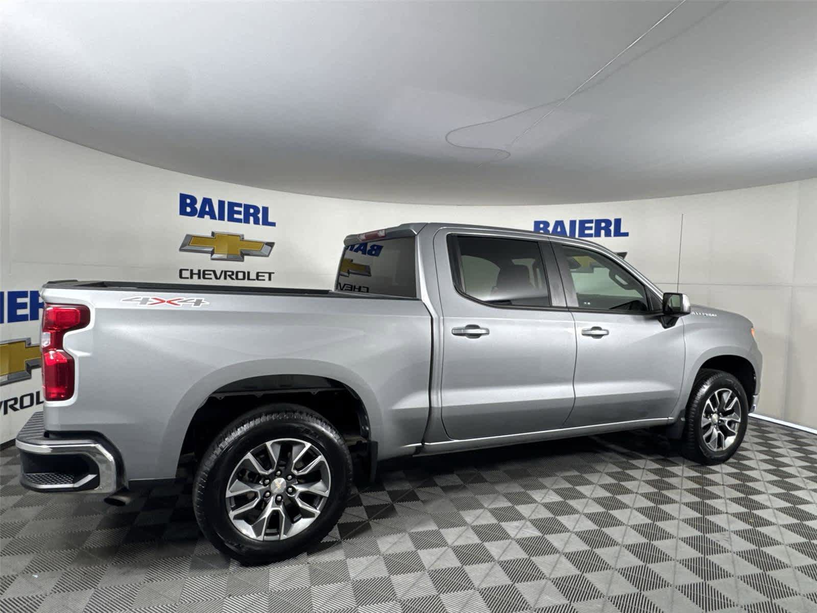 Used 2024 Chevrolet Silverado 1500 LT AWD/4WD image 6
