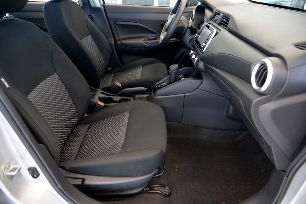 Used 2021 Nissan Versa S FWD image 29