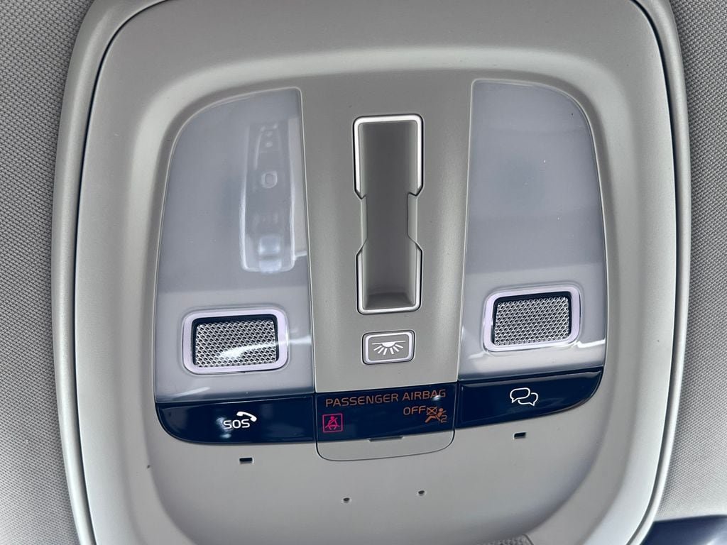 New 2026 Volvo XC90 B6 Plus w/ Protection Package Premier AWD/4WD image 32