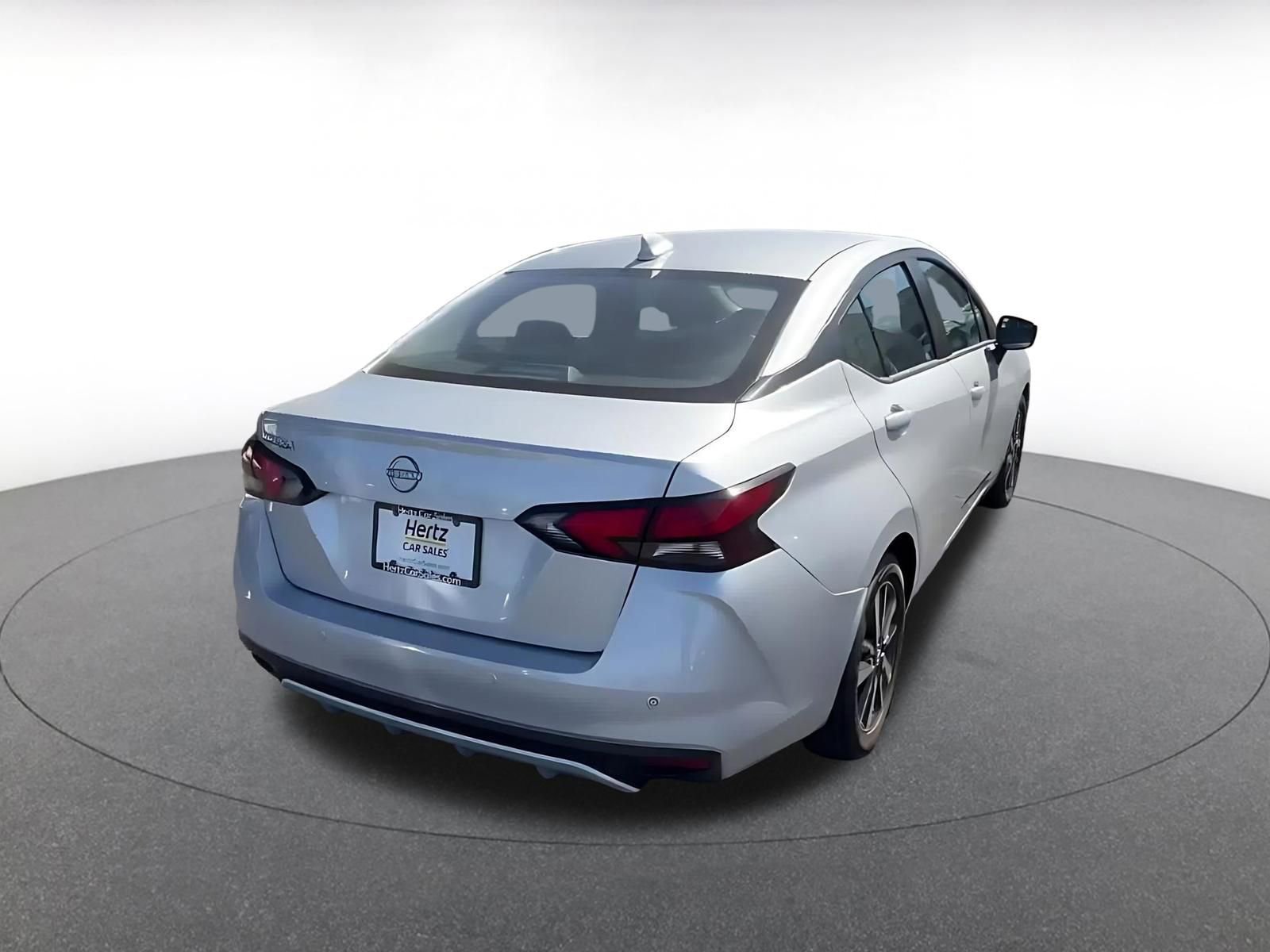 Used 2025 Nissan Versa SV FWD image 14