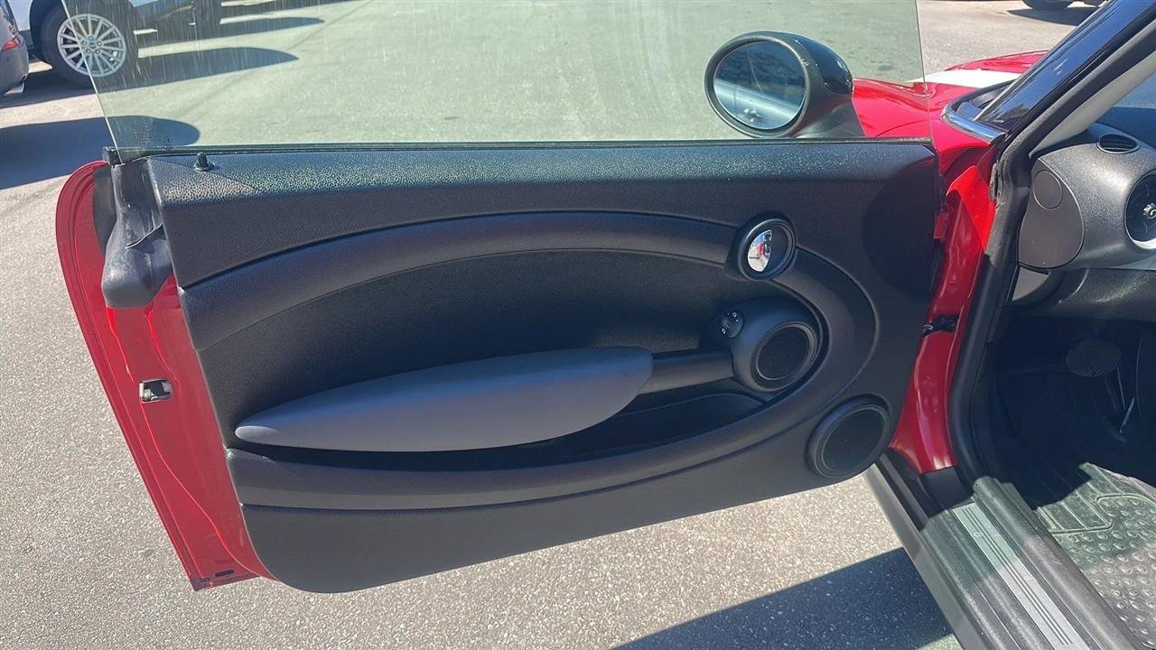 Used 2011 MINI Cooper Hardtop FWD image 17