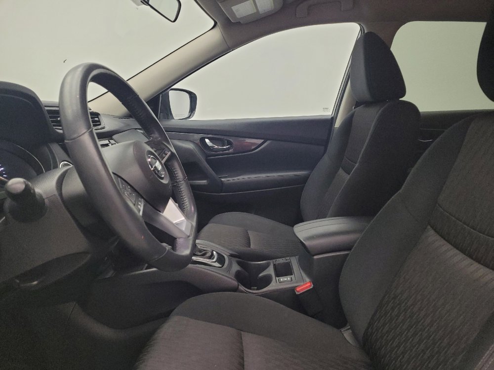 Used 2018 Nissan Rogue SV image 17