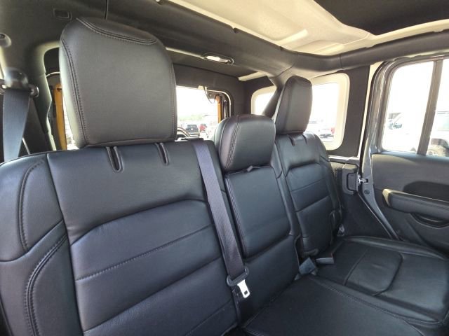 Used 2023 Jeep Wrangler Unlimited Sahara AWD/4WD image 16