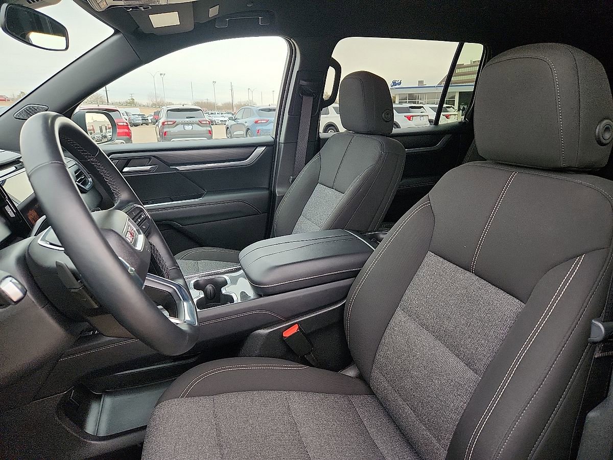 Used 2025 GMC Acadia Elevation image 7