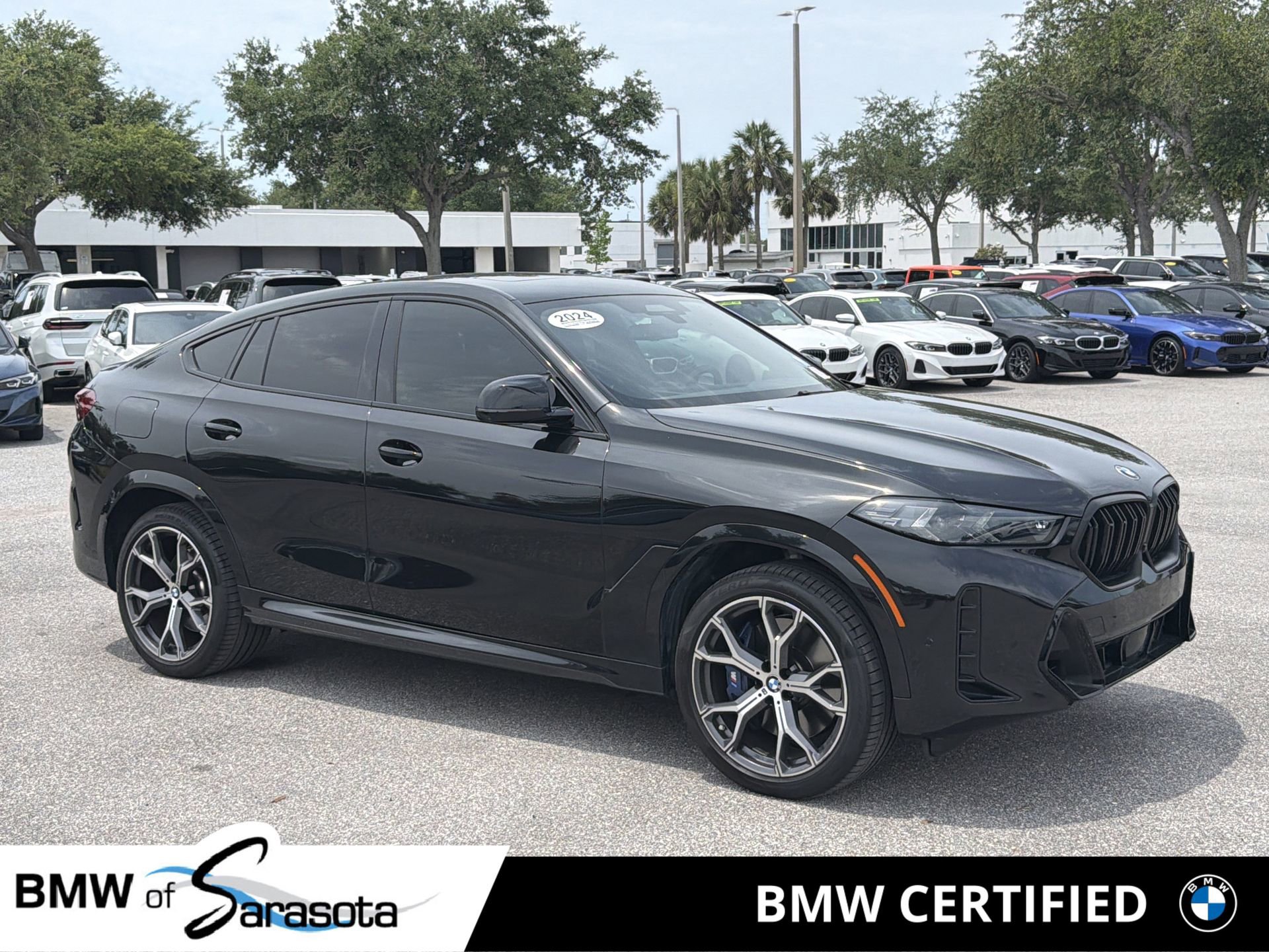 Certified 2024 BMW X6 M60i w/ Dynamic Handling Package AWD/4WD image 1