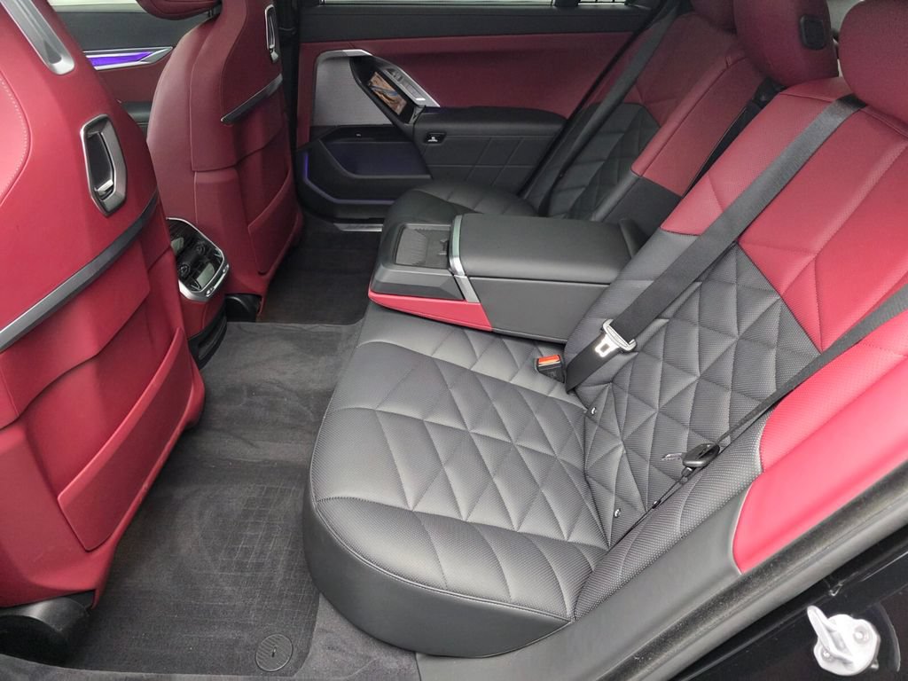 Certified 2025 BMW 740i RWD image 13