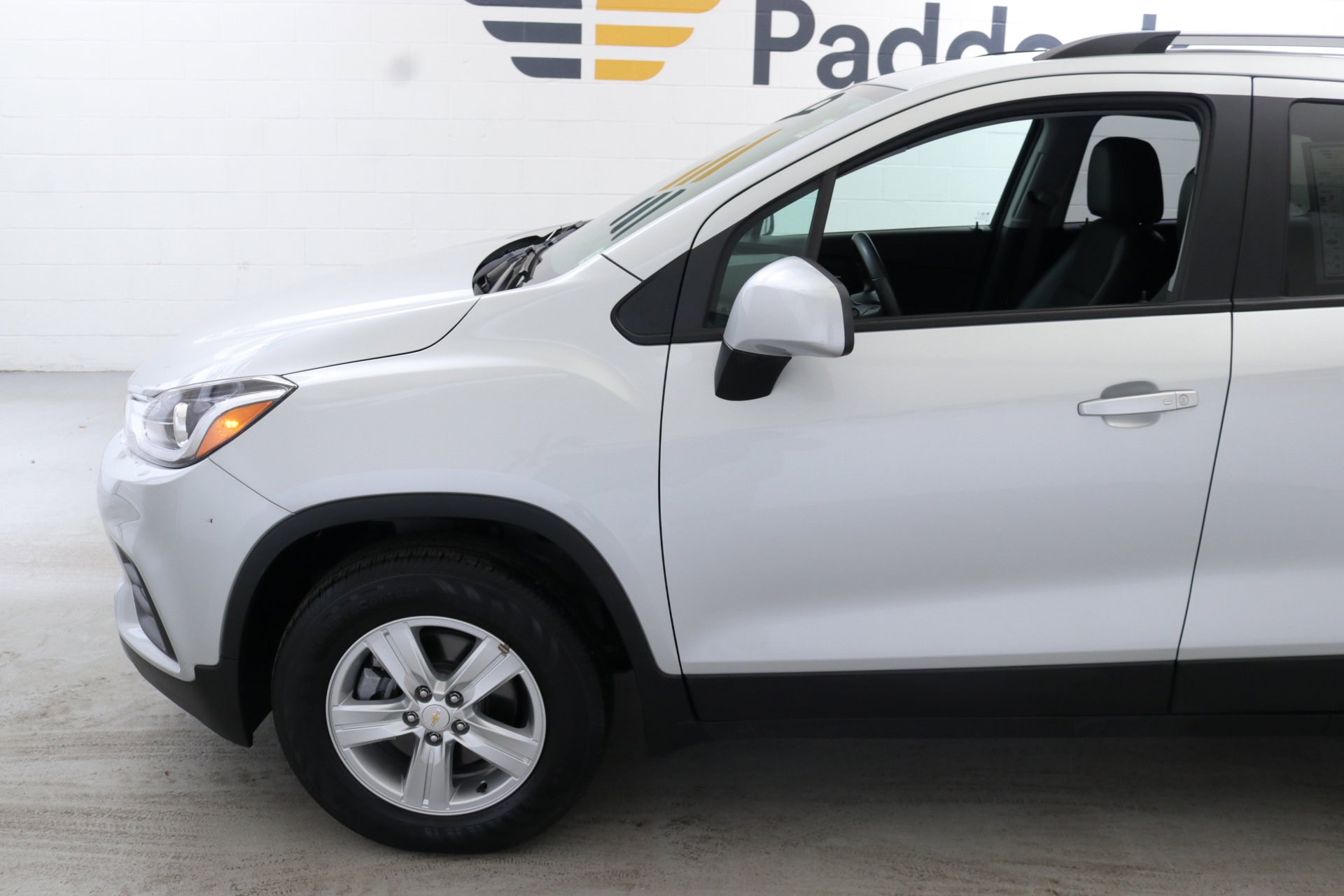 Used 2022 Chevrolet Trax LT w/ LT Convenience Package image 4