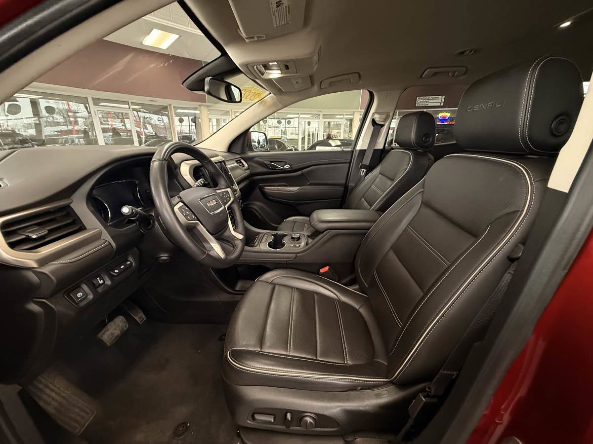 Used 2023 GMC Acadia Denali FWD image 24