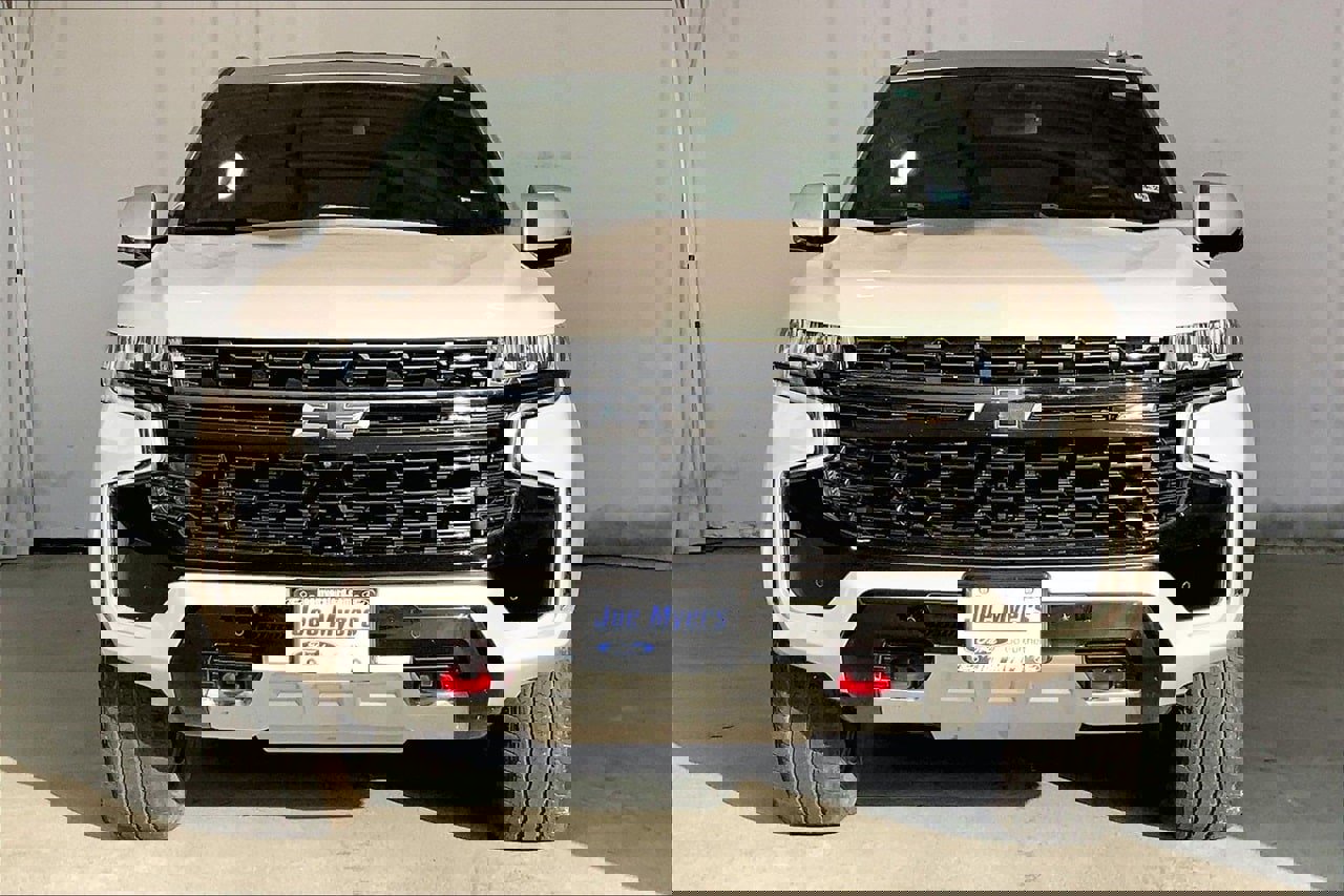 Used 2024 Chevrolet Suburban Z71 w/ Z71 Off-Road Package image 3
