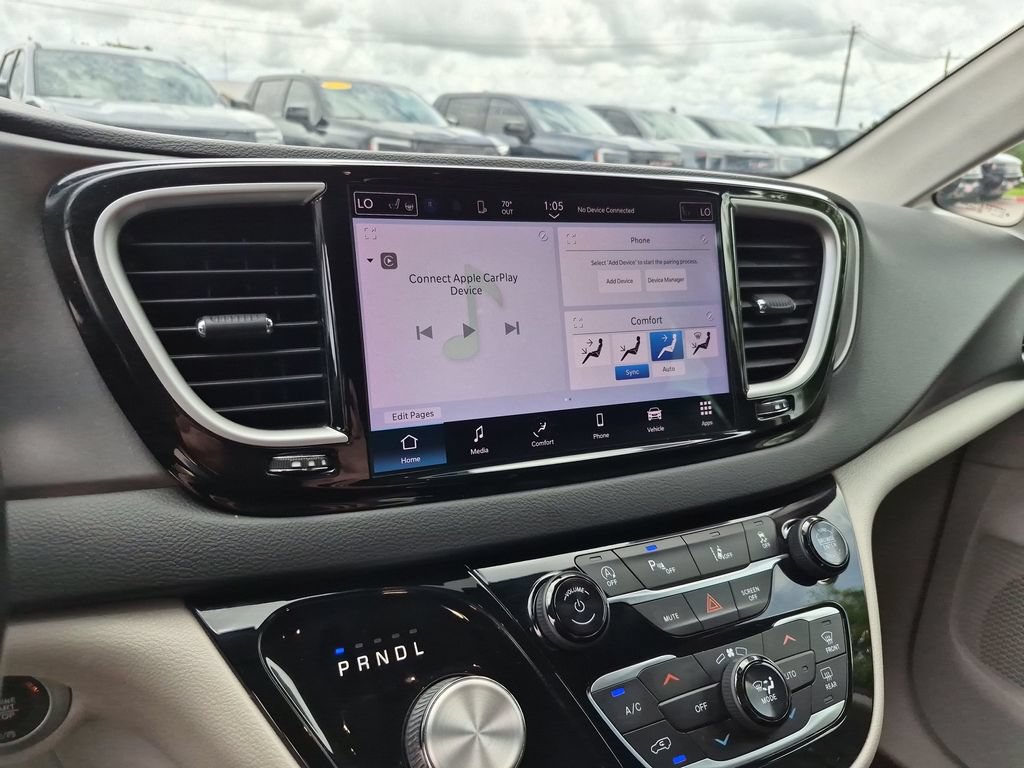 Used 2022 Chrysler Pacifica Touring-L FWD image 24