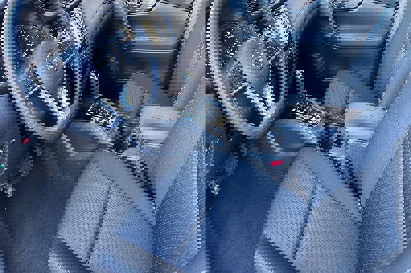 Used 2020 Nissan Rogue S image 11