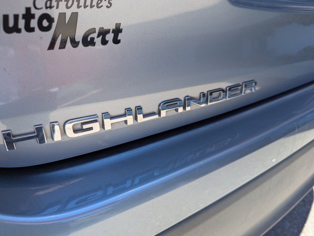 Used 2022 Toyota Highlander XLE AWD/4WD image 30