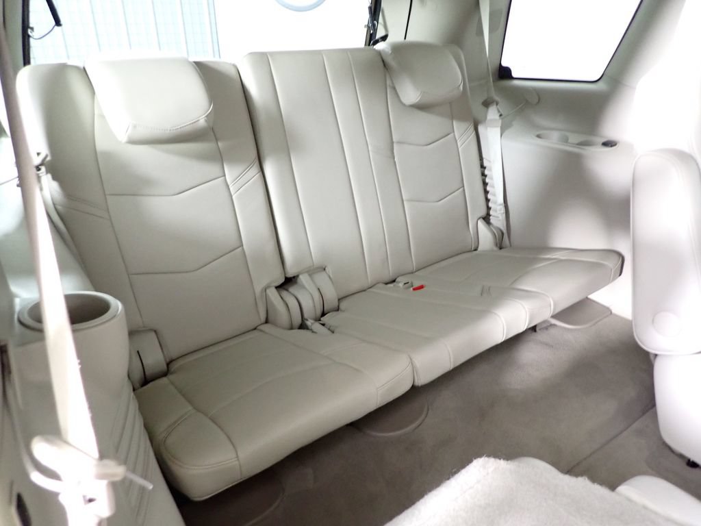Used 2015 Cadillac Escalade Luxury AWD/4WD image 39