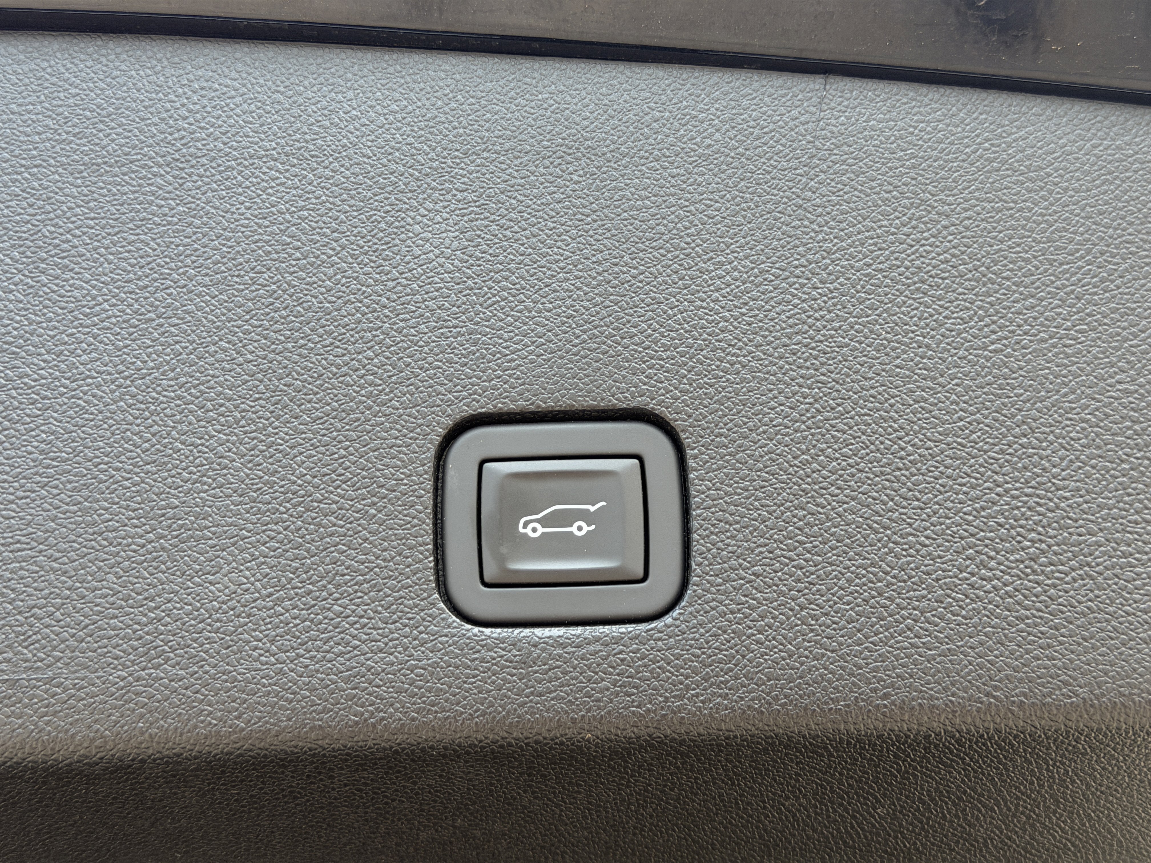 Certified 2025 Cadillac XT6 Sport w/ Platinum Package image 11