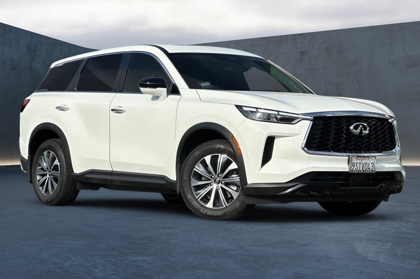 Certified 2025 INFINITI QX60 Pure image 2