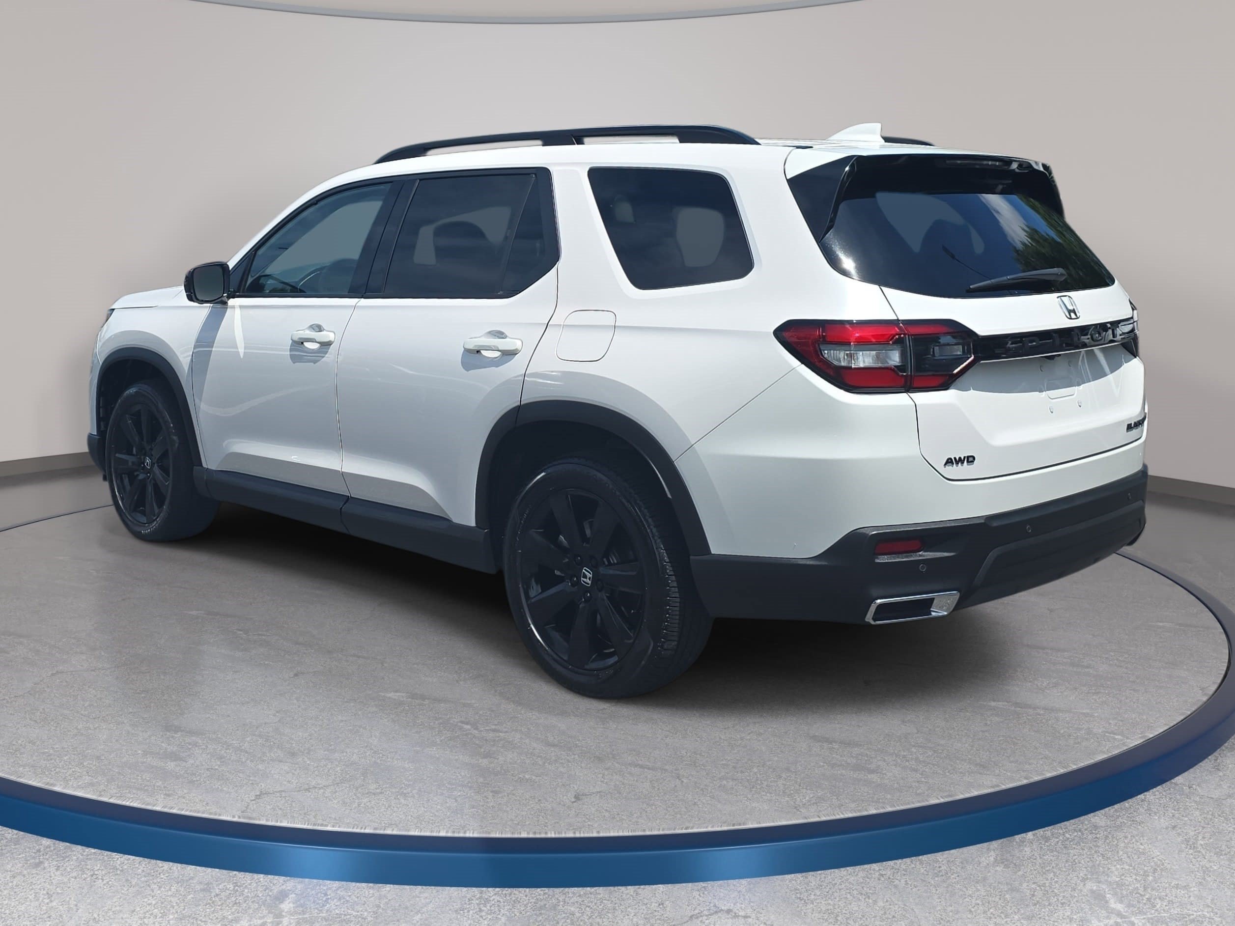 Used 2025 Honda Pilot Black Edition image 7
